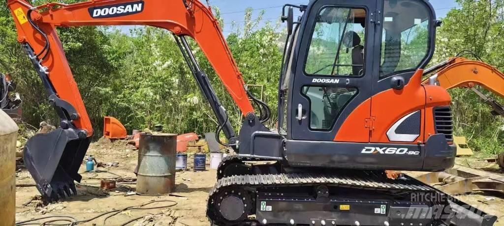 Doosan DX60 Minikoparki