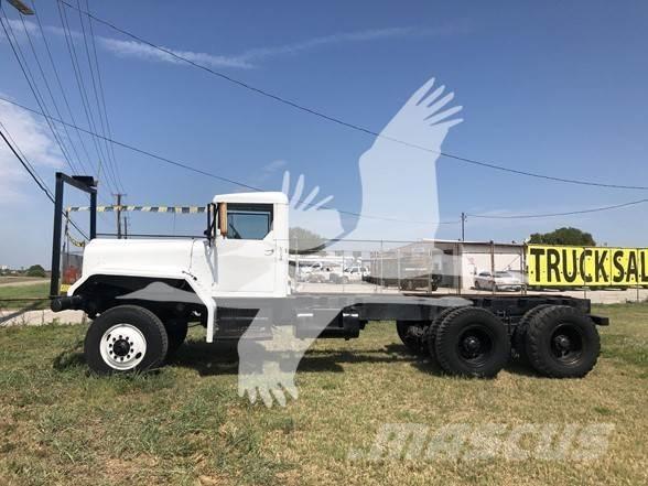 Diamond T M13 Pojazdy pod zabudowę