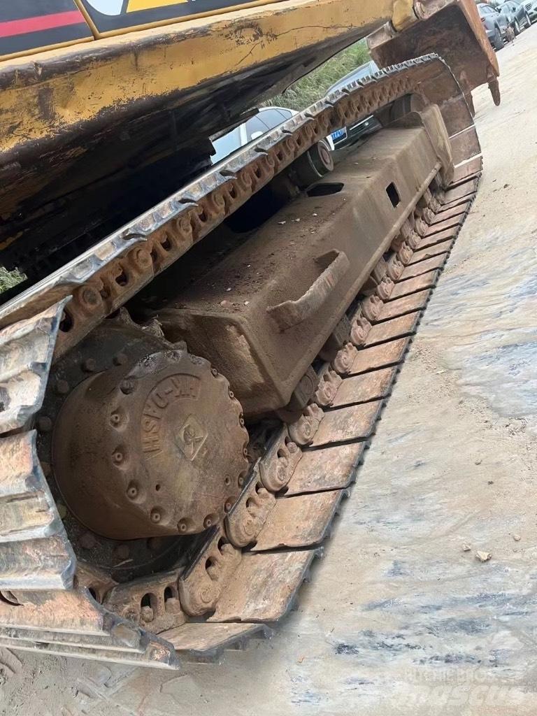 CAT 313 D Koparki gąsienicowe