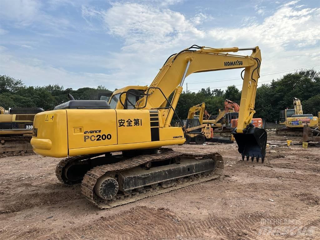 Komatsu PC 200 Koparki gąsienicowe