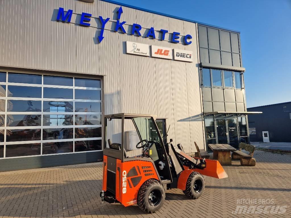 Cast Loaders 825D Ładowarki teleskopowe