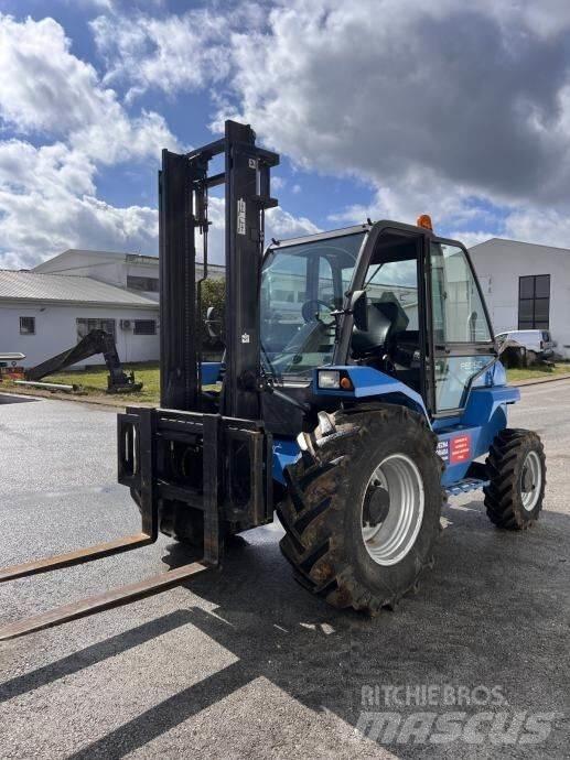 Manitou MC30-4W Wózki widłowe terenowe