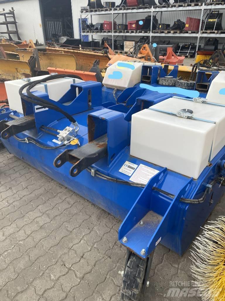  Multi Sweep 2400 mm Zamiatarki - Zgarniarki - Odśnieżarki