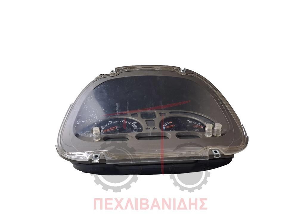 CASE maxxum Kabina i wnętrze