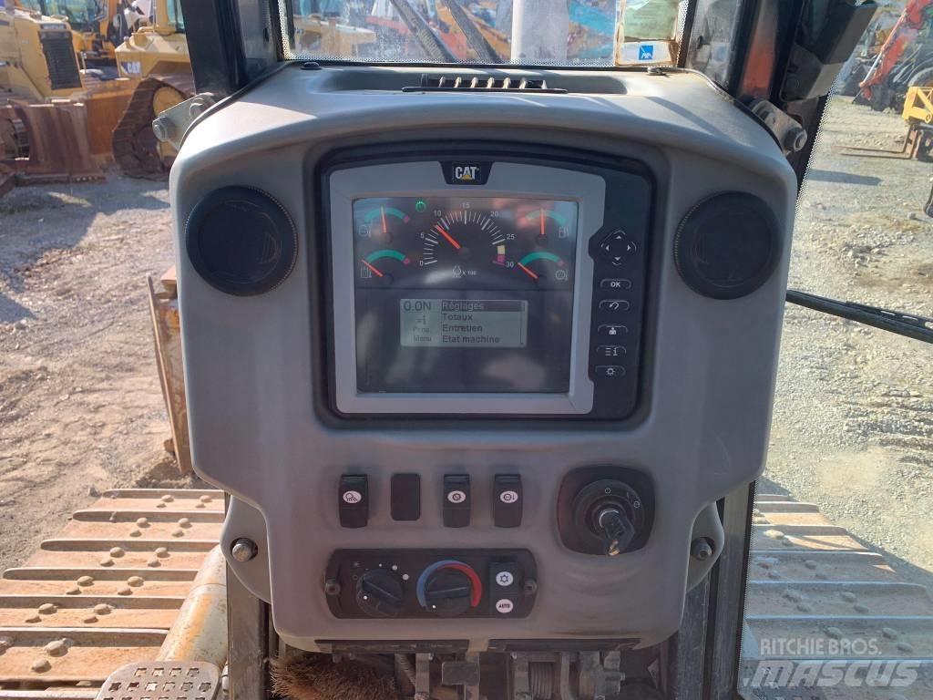CAT D 6 N Spycharki gąsienicowe