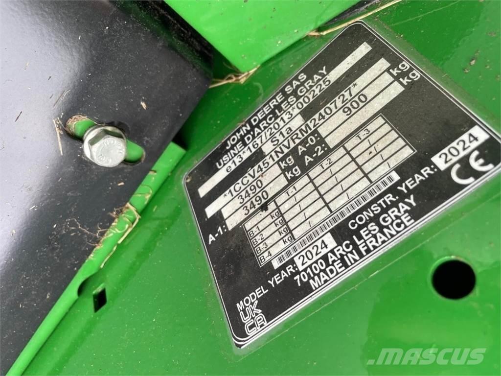 John Deere V451M Prasy zwijające