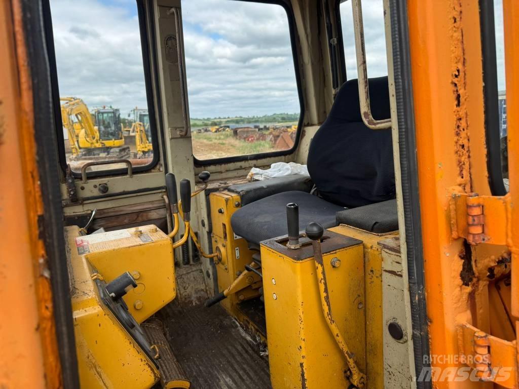 Komatsu D 41 P-3 Spycharki gąsienicowe