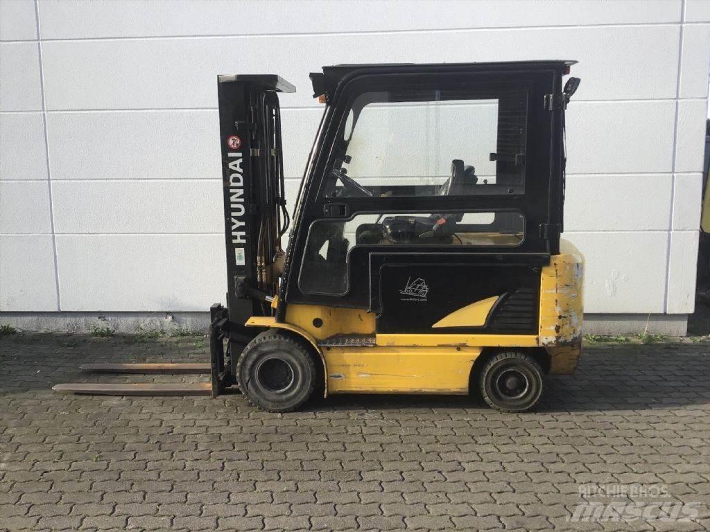 Hyundai 32B-7 Wózki elektryczne