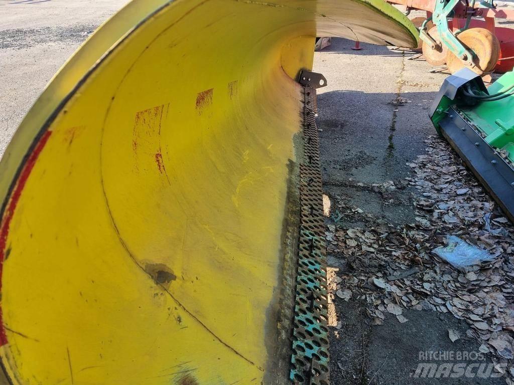 Ajax 3900 Lemiesze i pługi śnieżne