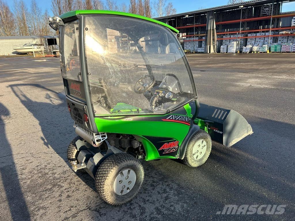 Avant 225 Ładowarki wielofunkcyjne