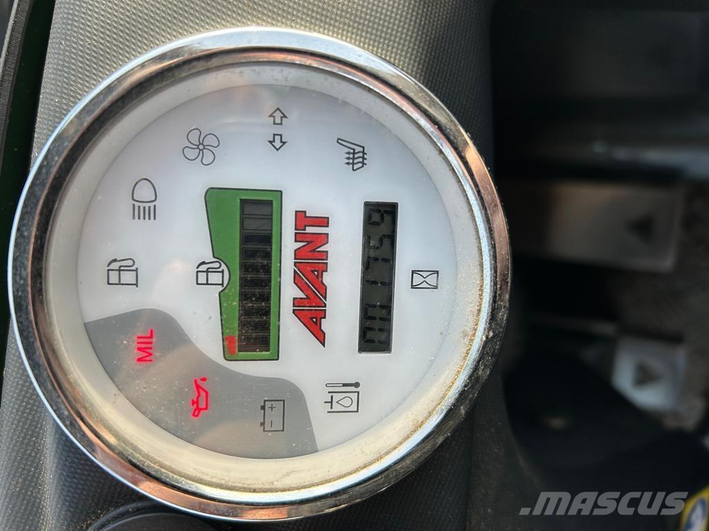 Avant 225 Ładowarki wielofunkcyjne