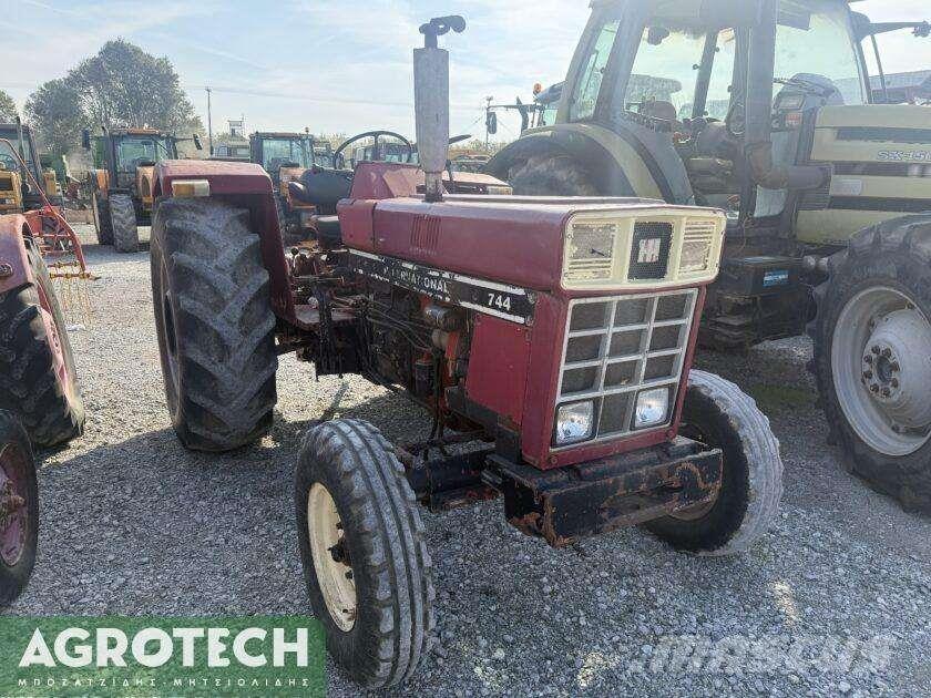 International 724 Ciągniki rolnicze