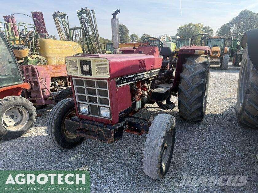 International 724 Ciągniki rolnicze