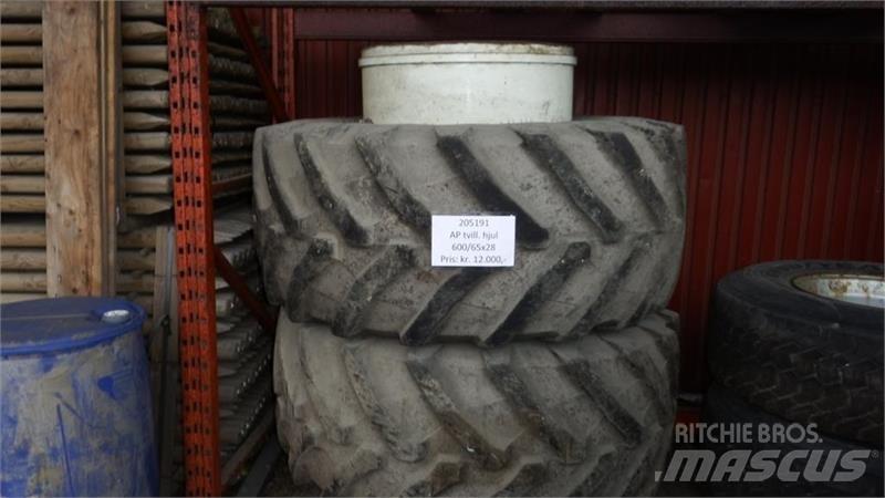 AP 600/65R28 Opony, koła i felgi
