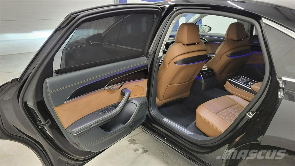 Audi A8 Samochody osobowe