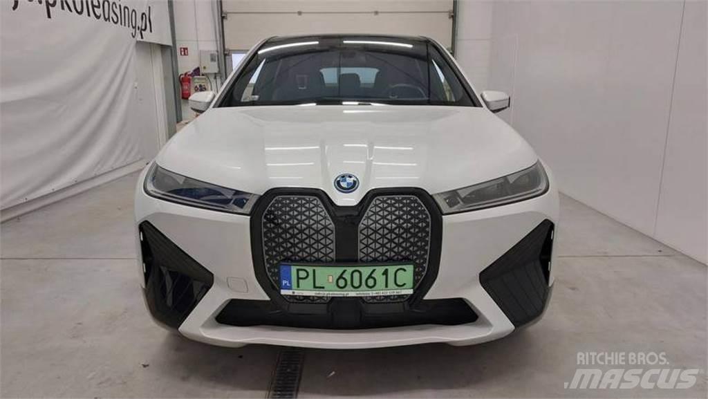 BMW iX Samochody osobowe