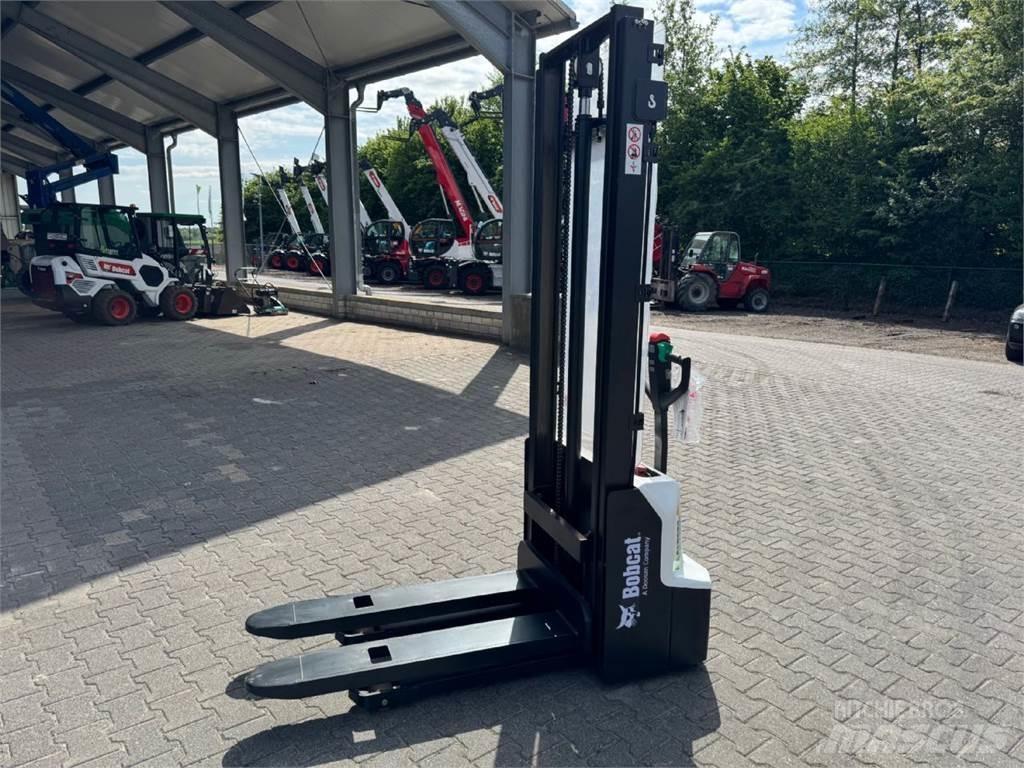 Bobcat LSM 12 N -7 Wózki widłowe unoszące z dyszlem