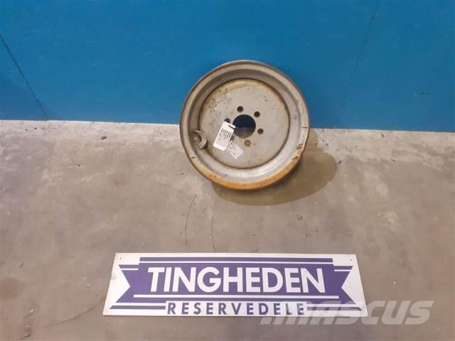  15 6LBx15 Opony, koła i felgi
