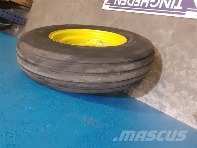  16 7.50-16 Opony, koła i felgi