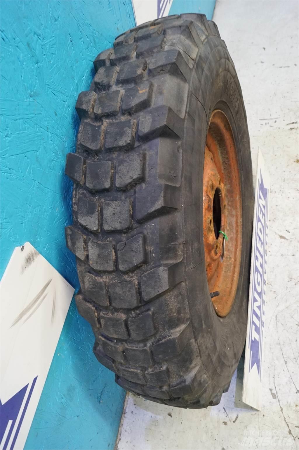  16 7.50R16 Opony, koła i felgi