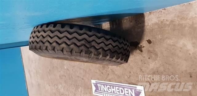  16 9.00R16 Opony, koła i felgi
