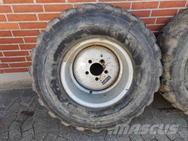  18 365/70R18 Opony, koła i felgi