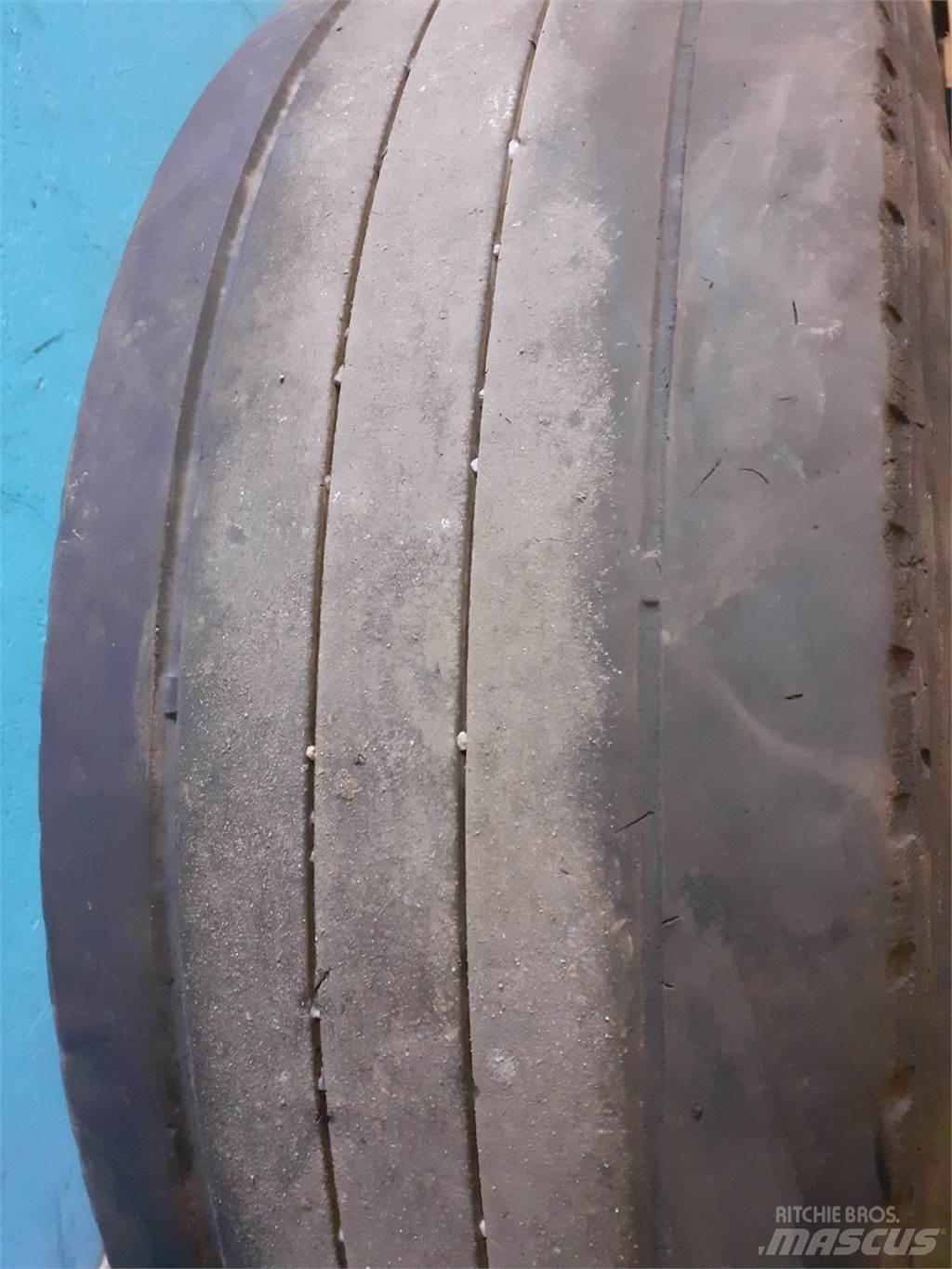  19.5 285/70R19.5 Opony, koła i felgi