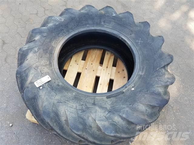  24 15.5/80R24 Opony, koła i felgi
