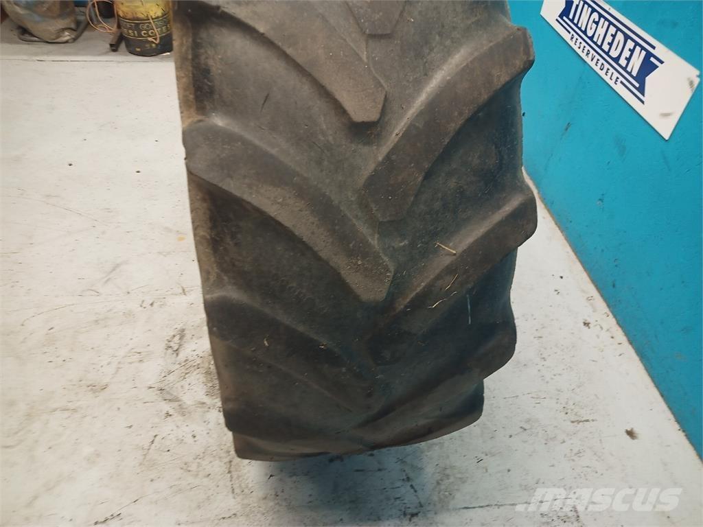  24 420/70R24 Opony, koła i felgi