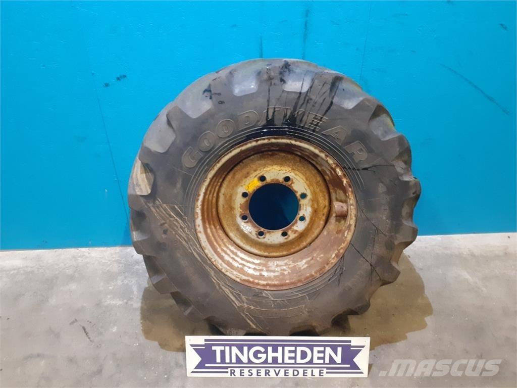  24 460/70R24 Opony, koła i felgi