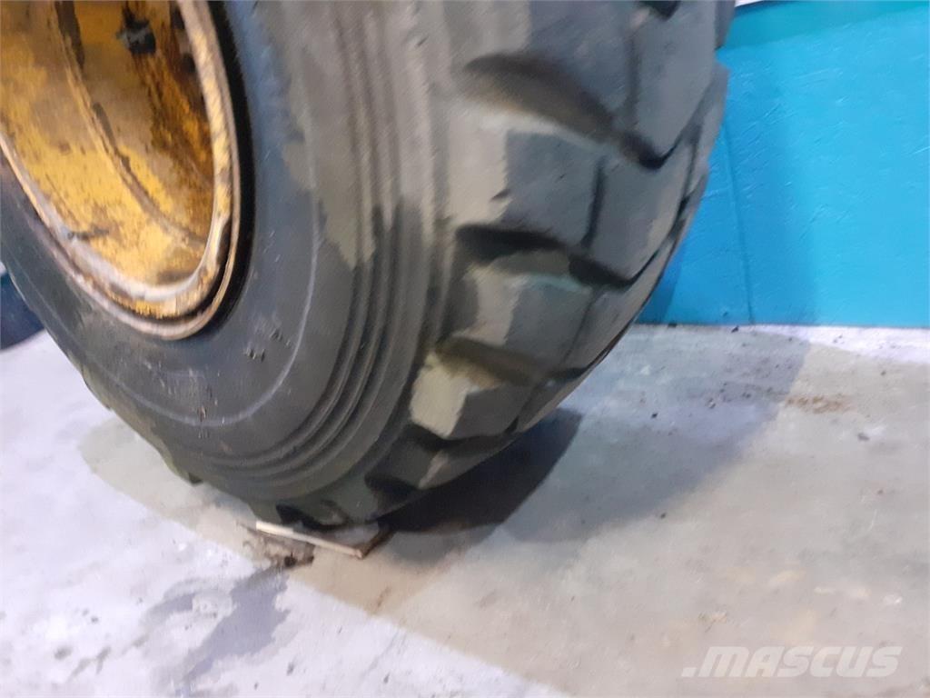  25 20.5R25 Opony, koła i felgi