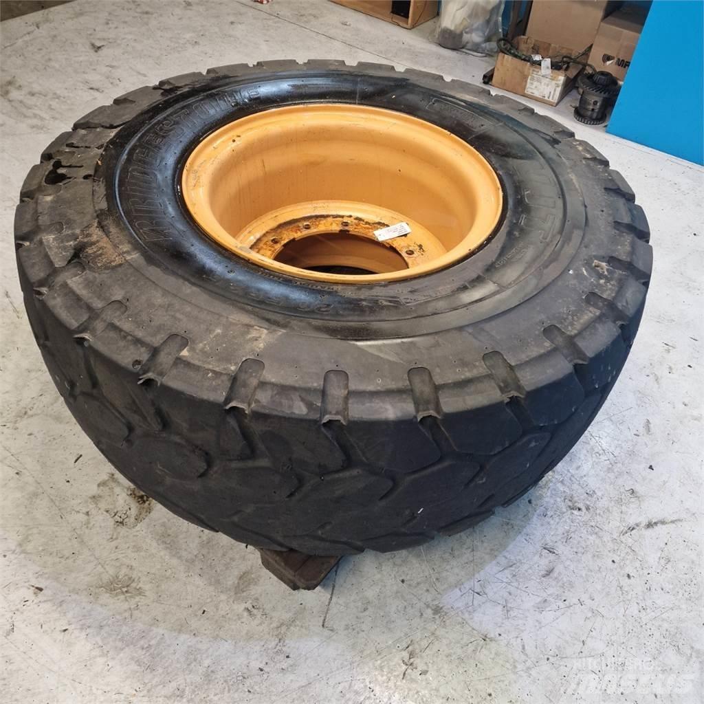  25 20.5R25 Opony, koła i felgi