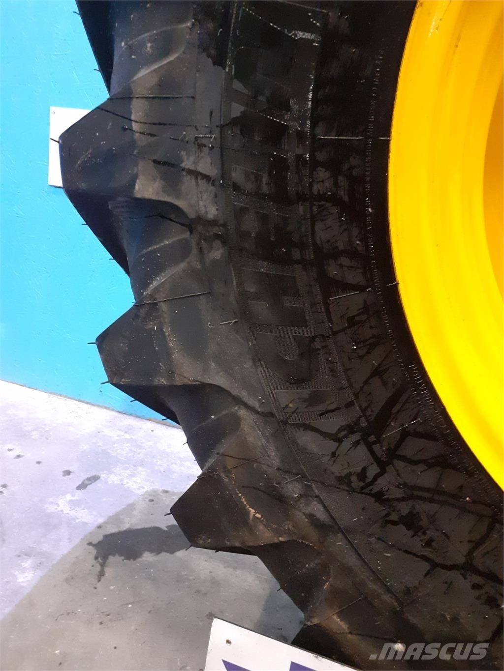  28 440/80R28 Opony, koła i felgi