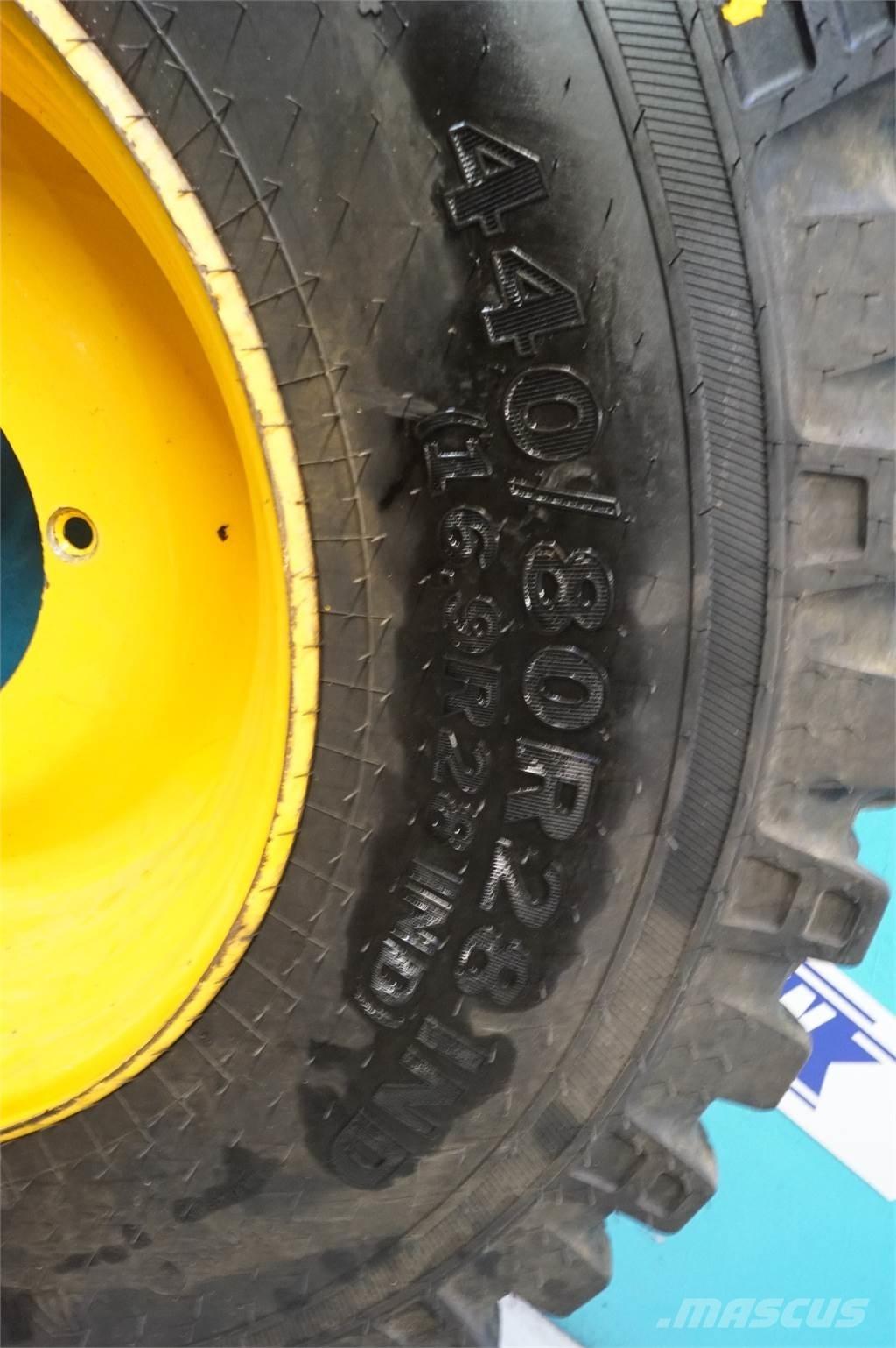  28 440/80R28 Opony, koła i felgi