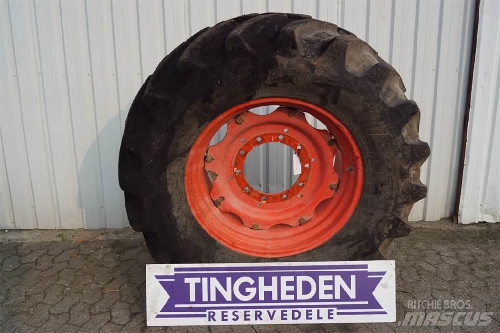  30 540/65R30 Opony, koła i felgi