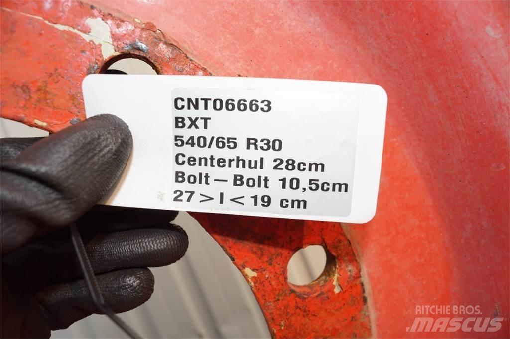  30 540/65R30 Opony, koła i felgi