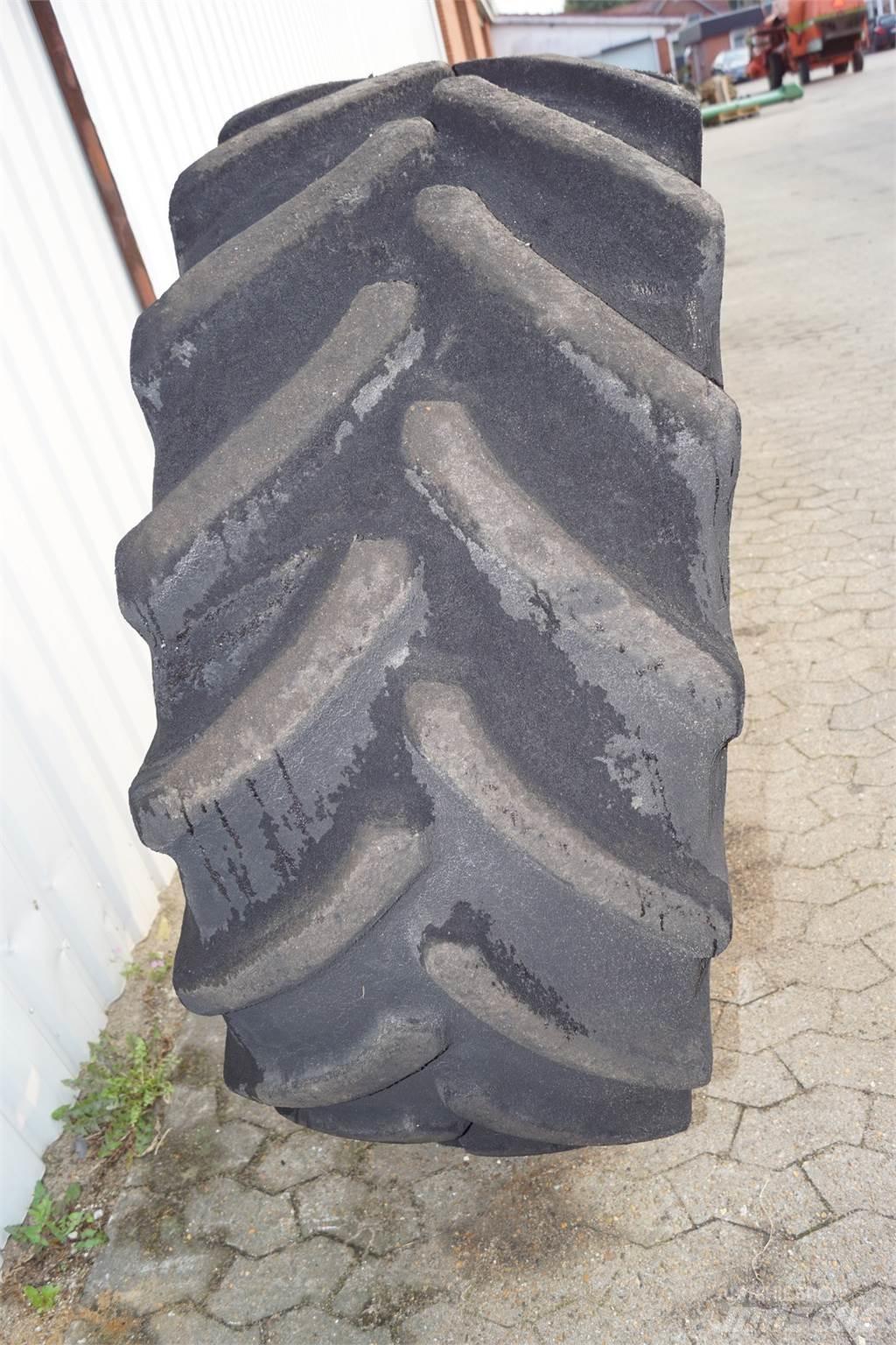  30 540/65R30 Opony, koła i felgi