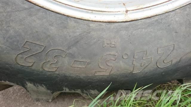  32 24.5-32 Opony, koła i felgi