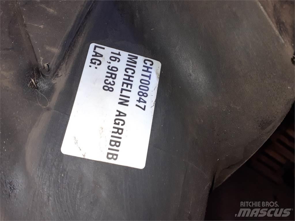  38 16.9R38 Opony, koła i felgi