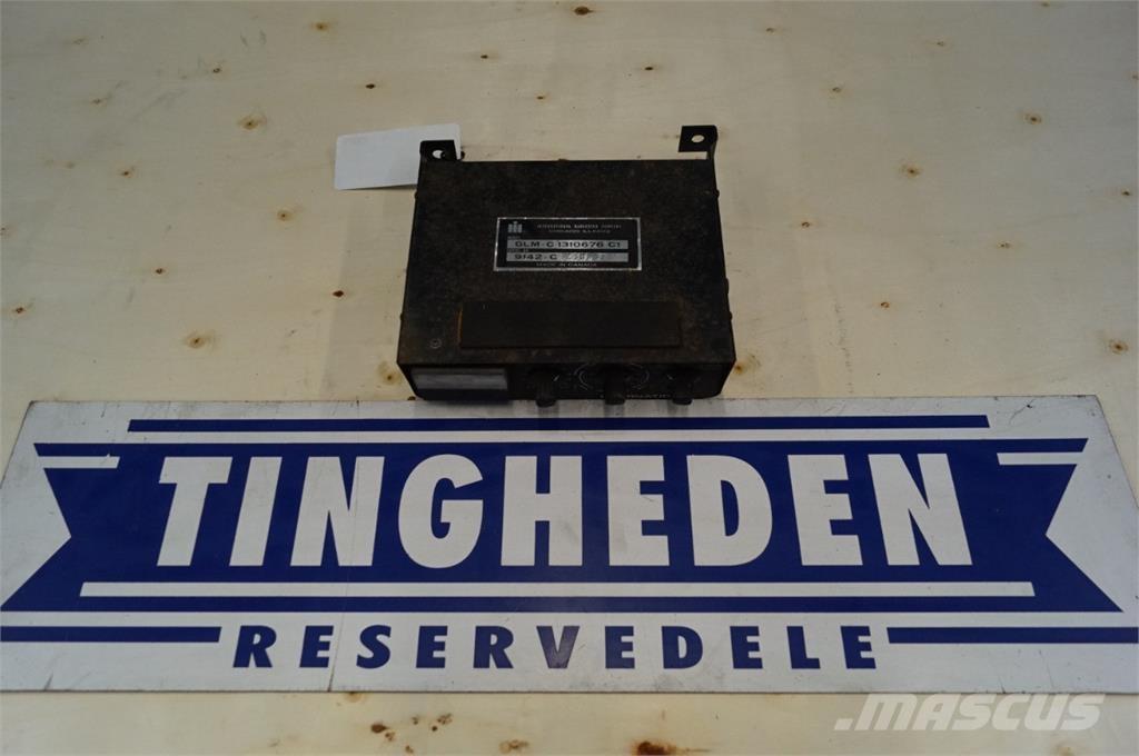 CASE 1480 Elektronika