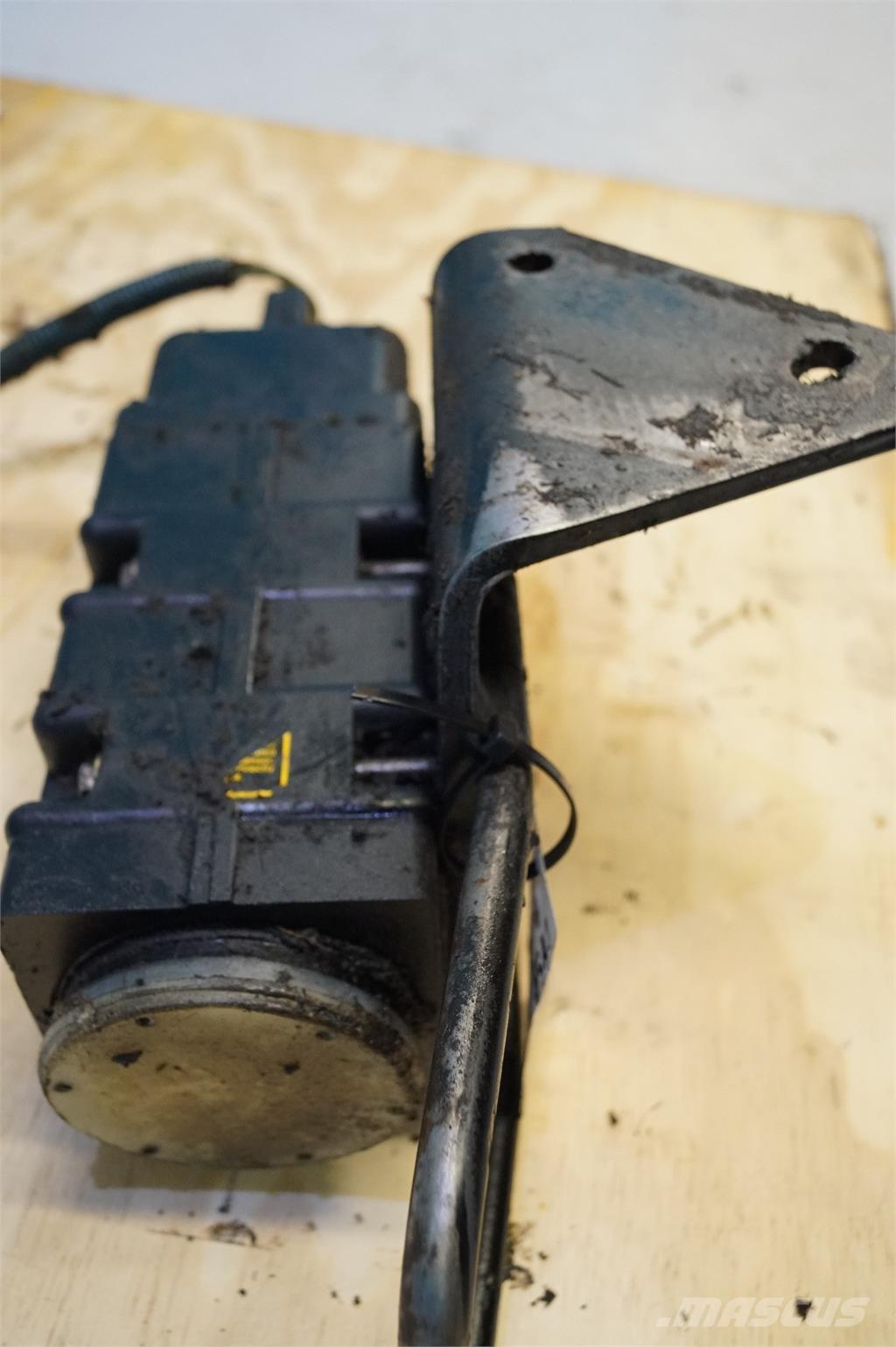 CASE 7130 Elektronika