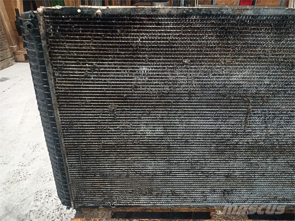 CASE 8010 Chłodnice
