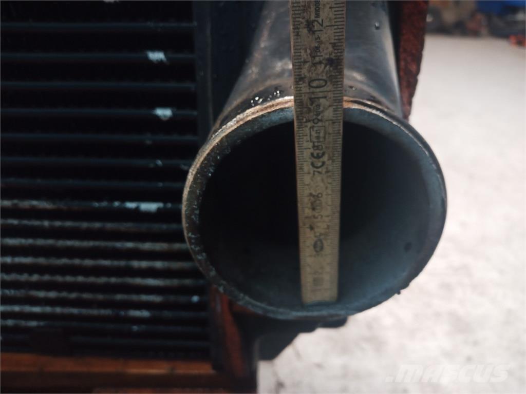 CASE 8010 Chłodnice
