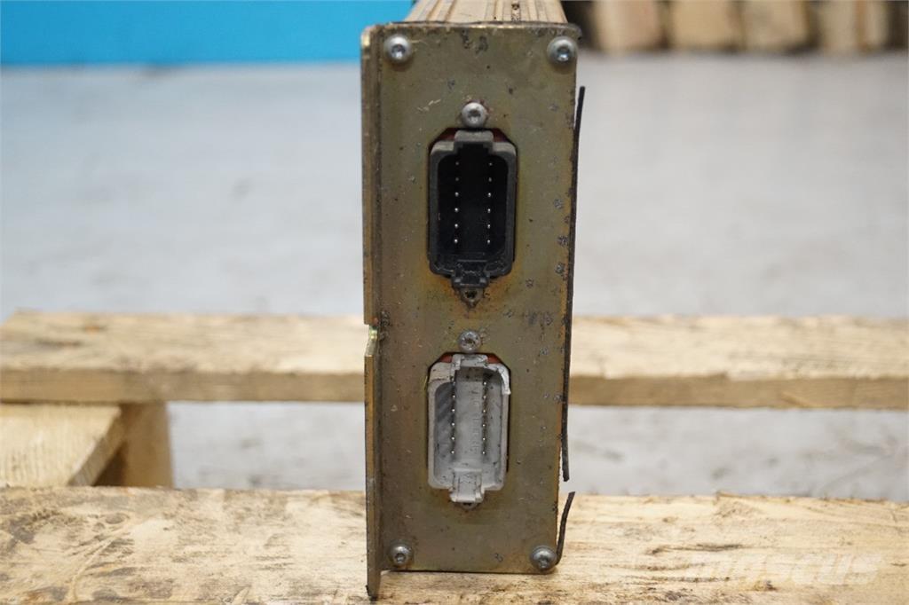 CASE 8010 Elektronika