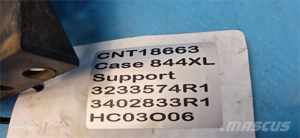 CASE 844XL Kabina i wnętrze