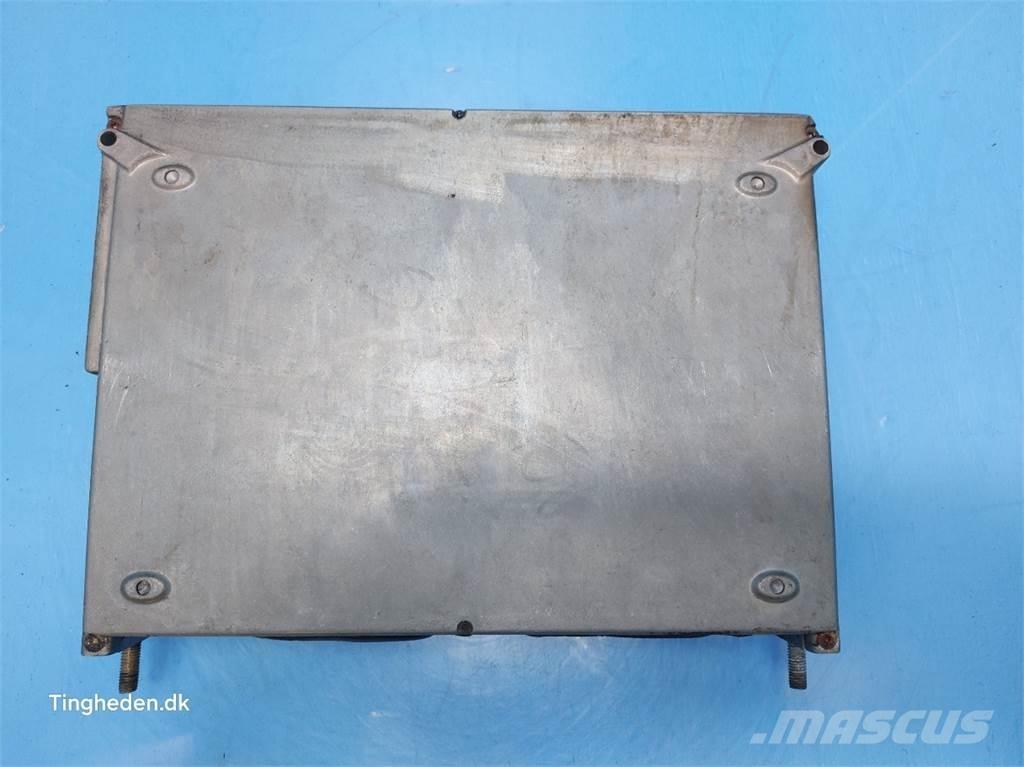 CASE 9120 Elektronika