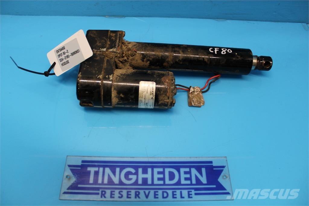 CASE CF80 Elektronika