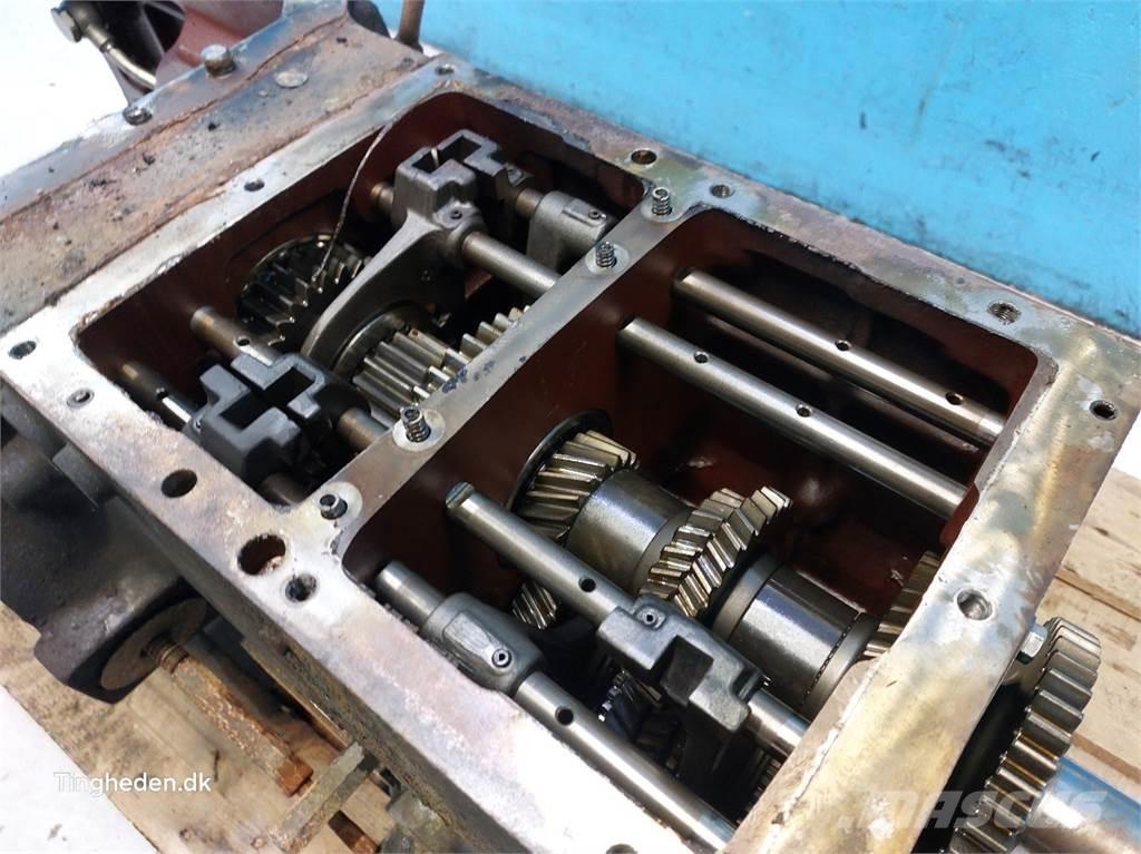 CASE Farmall 95A Przekładnie