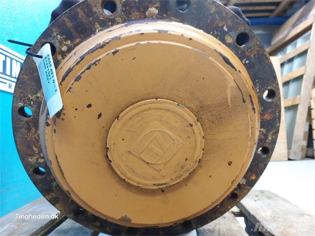 Case IH 621D Mosty, wały i osie