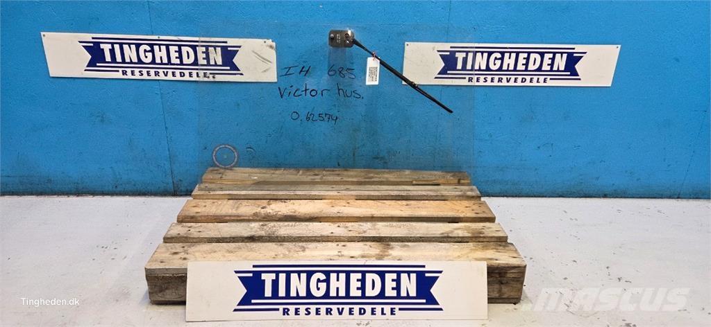 Case IH 685 Kabina i wnętrze